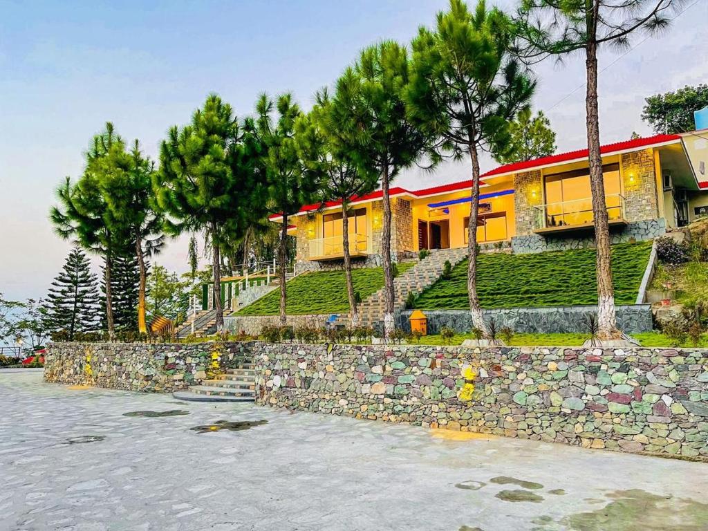 HUSNAIN RESORT by Saud khan