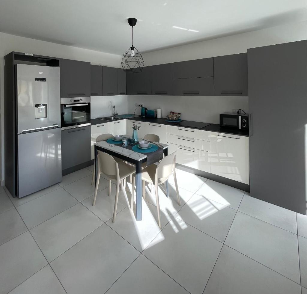 Zen Apt in the Heart of Malta photo 2