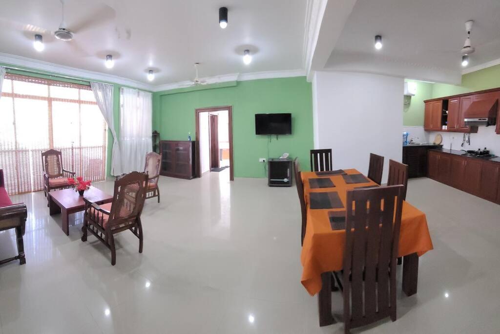 Traditional Mount Lavania Apartment photo 4