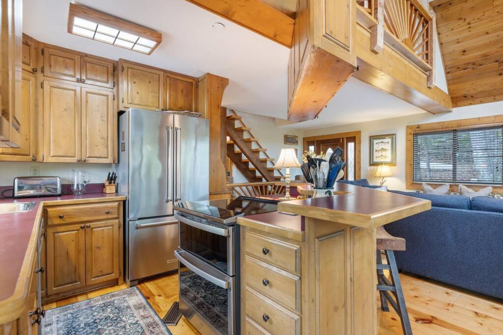 Water's Edge-Lakefront Cabin W/Dock, Views, Etc. photo 2