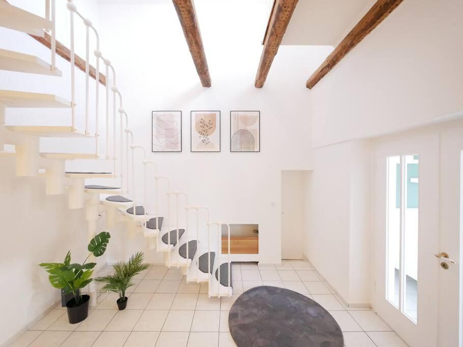 110 m2, Dachterrasse, Küche, zentral, ruhige Lage photo 3