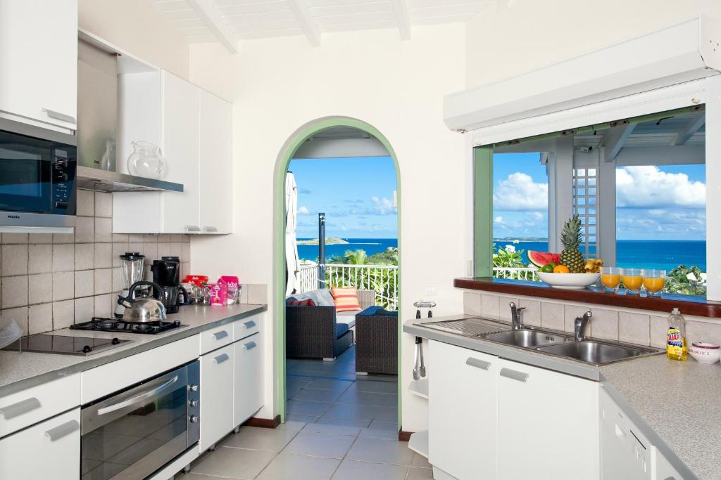 Private Orient Bay Villa with Spectacular Views photo 3