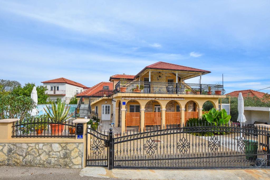 House Vila Rosales photo 1