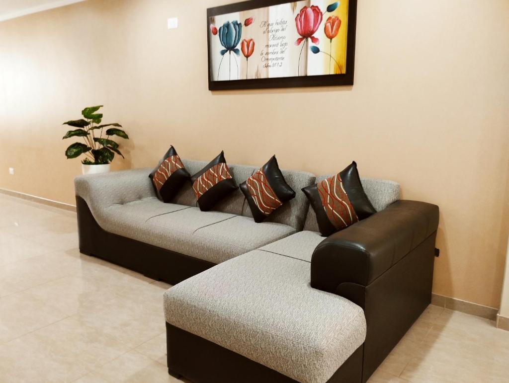 Apart Florencia, piscina en el verano! incluye parking y vigilancia 24 horas! photo 1
