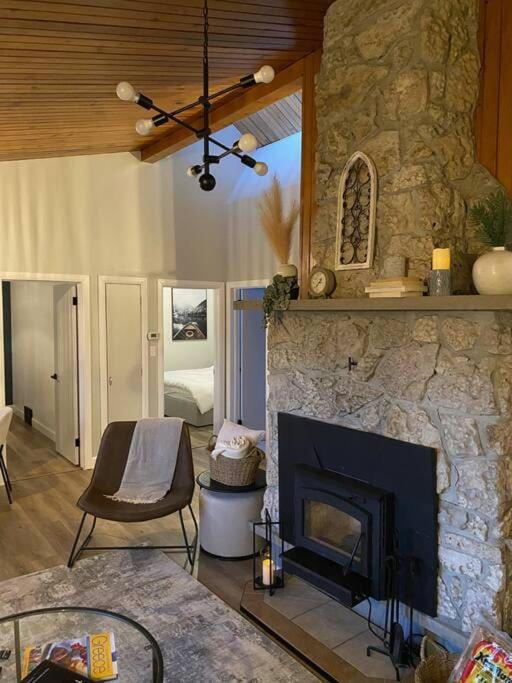 Charming Nordic Style - 2BR + 1 Bath Entire House photo 3