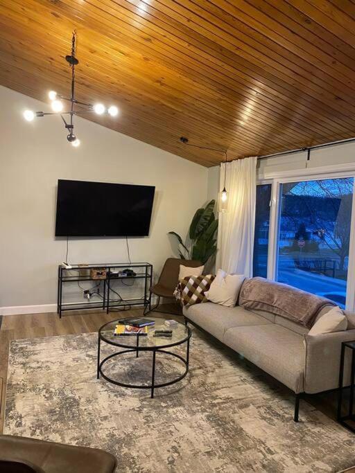 Charming Nordic Style - 2BR + 1 Bath Entire House photo 4