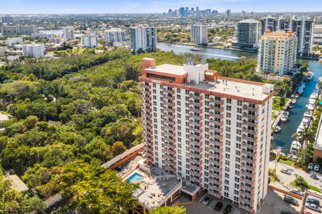 Fort Lauderdale Beach Resort by Vacatia image