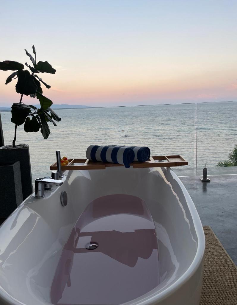 Epic Suites Bohol ADULTS ONLY photo 3