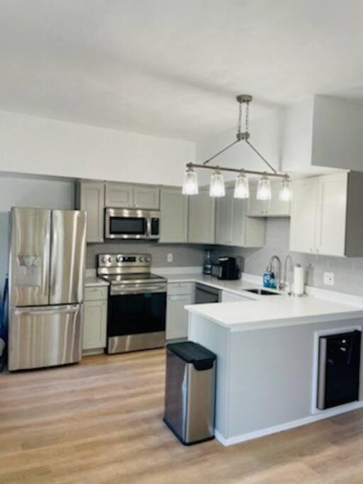 Newly renovated -2 Bedroom Condo image