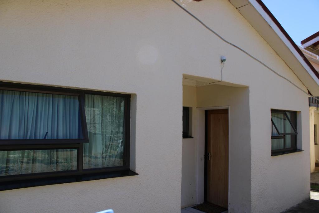 Boikhutsong Bed & Breakfast photo 2