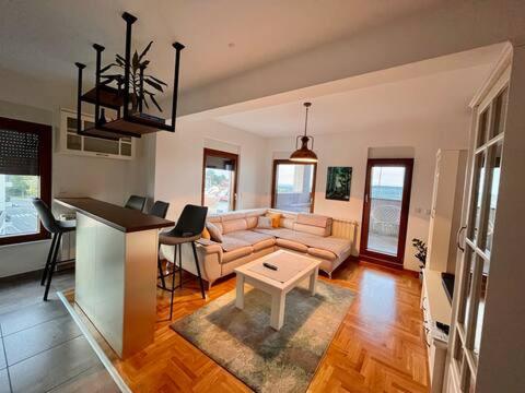 Lovely 2-bedroom apartment with free garage photo 4