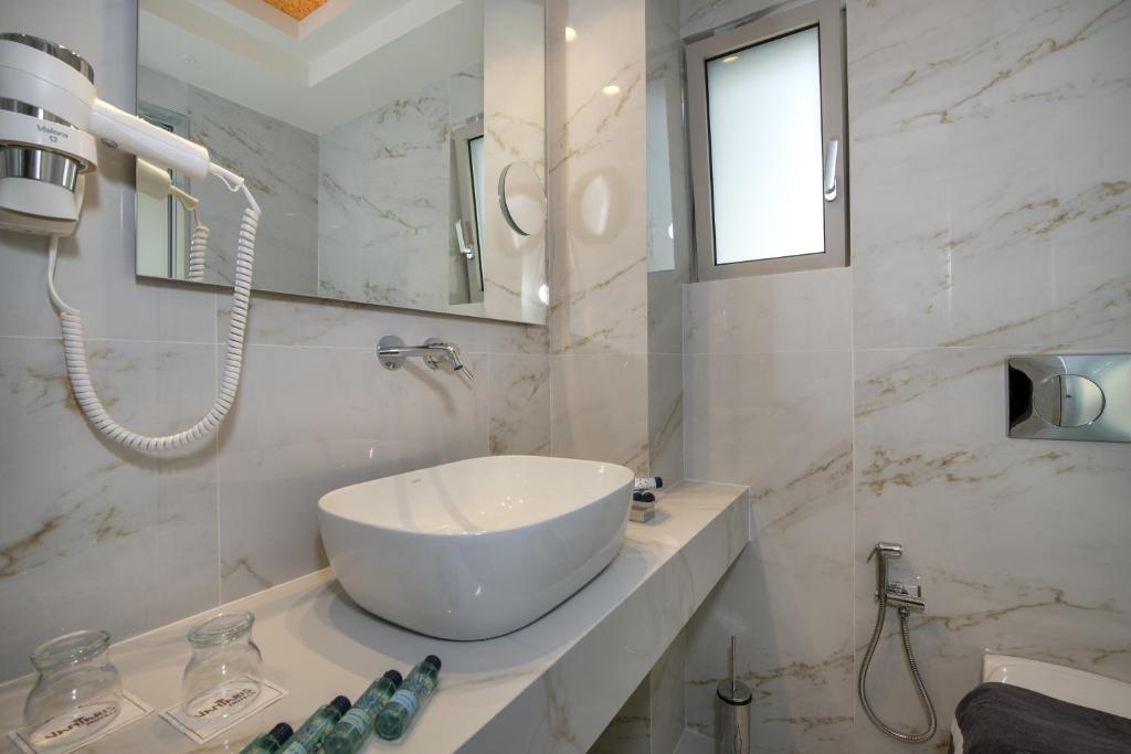 Vantaris Luxury Beach Resort photo 2