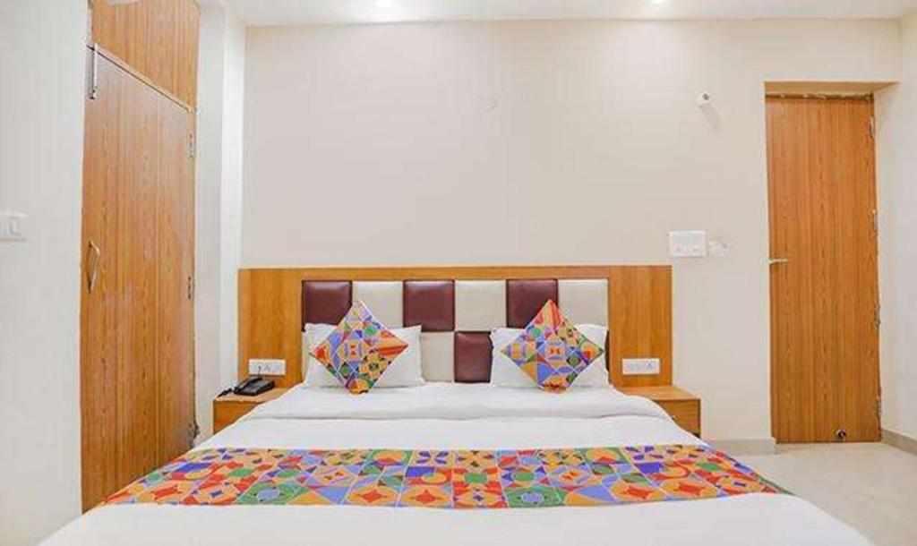 FabHotel Royal Stay I photo 2