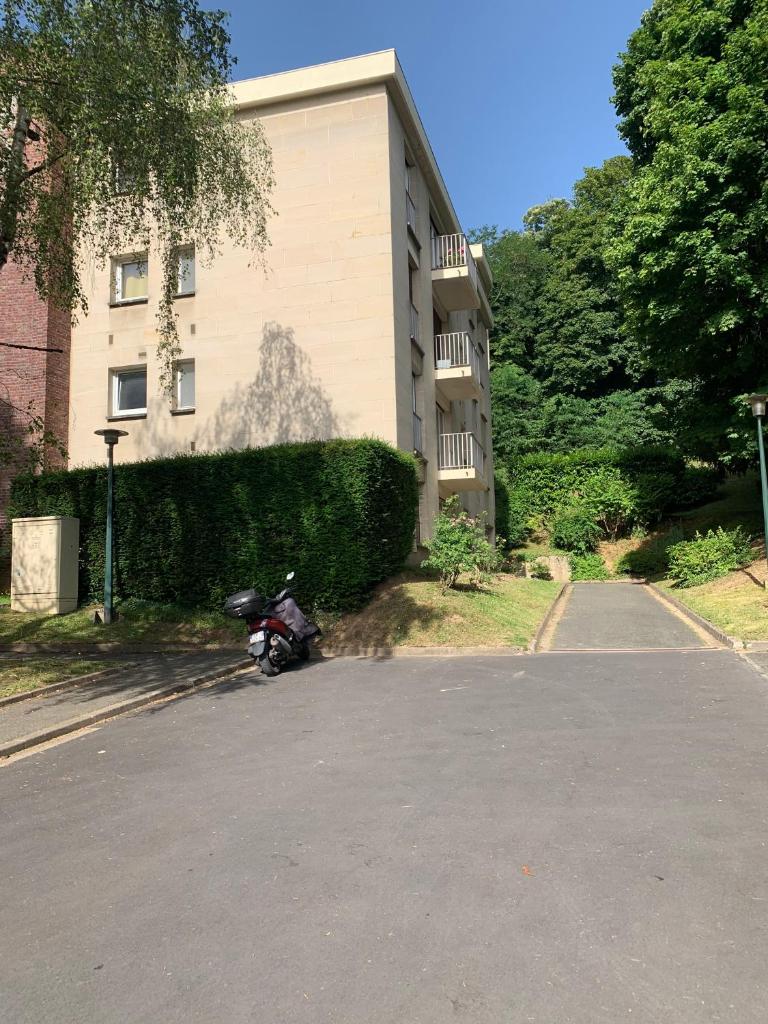Appartement rénové en bordure de forêt photo 1