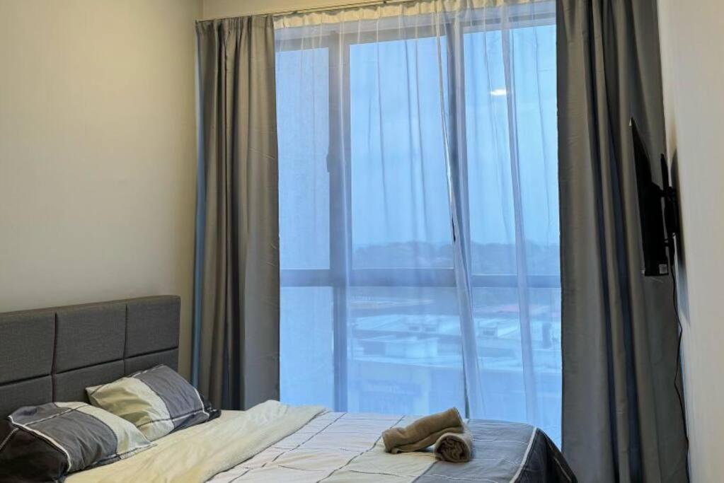 Cozy Sky Trees Bukit Indah Netflix and Amenities B06 photo 2