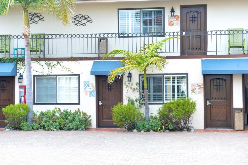 Crown City Inn image