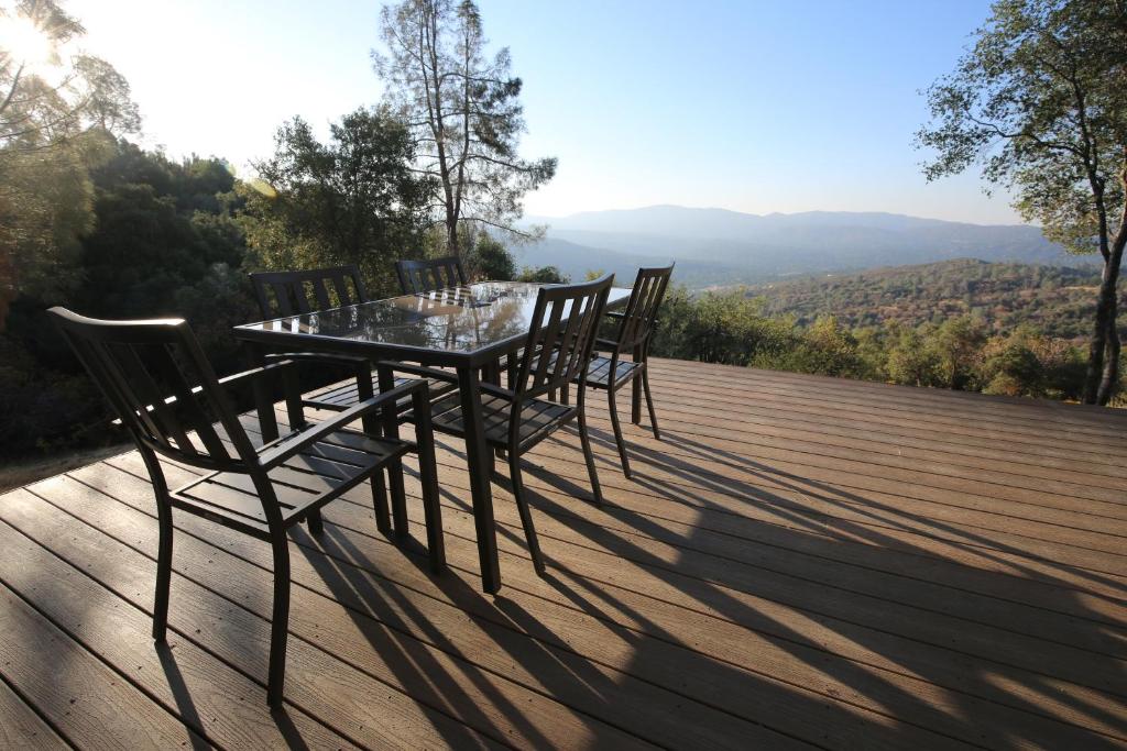 High End A-Frame - Hot Tub - Awesome Views - Yosemite - Electric Vehicle Friendly - Sleeps 10 photo 3