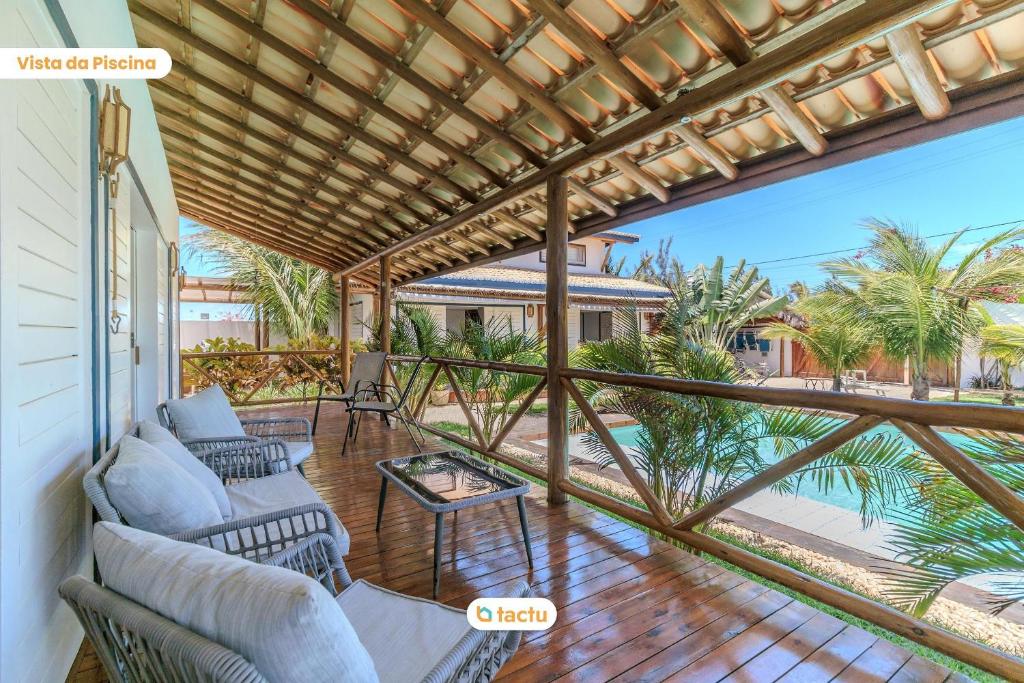 Casa com Piscina no Pontal do Maceió por Tactu
