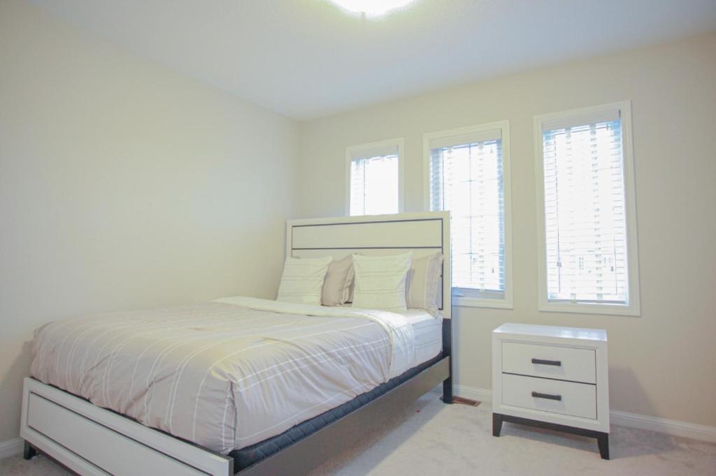 Bowmanville Bliss photo 3