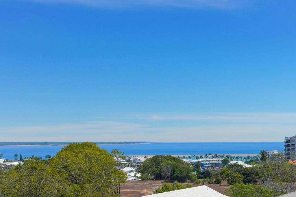 Exclusive Luxury Entire Floor 3 Bedroom Apartment photo 2