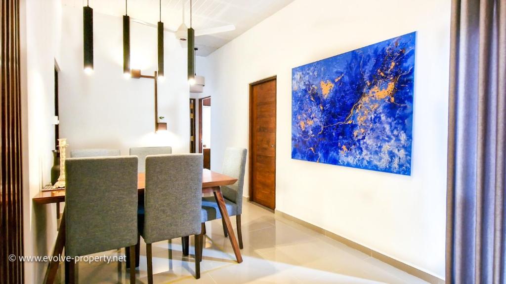 Luxurious 2 bedroom apartment - Ariyana Resort Apartments -Athurugiriya photo 4