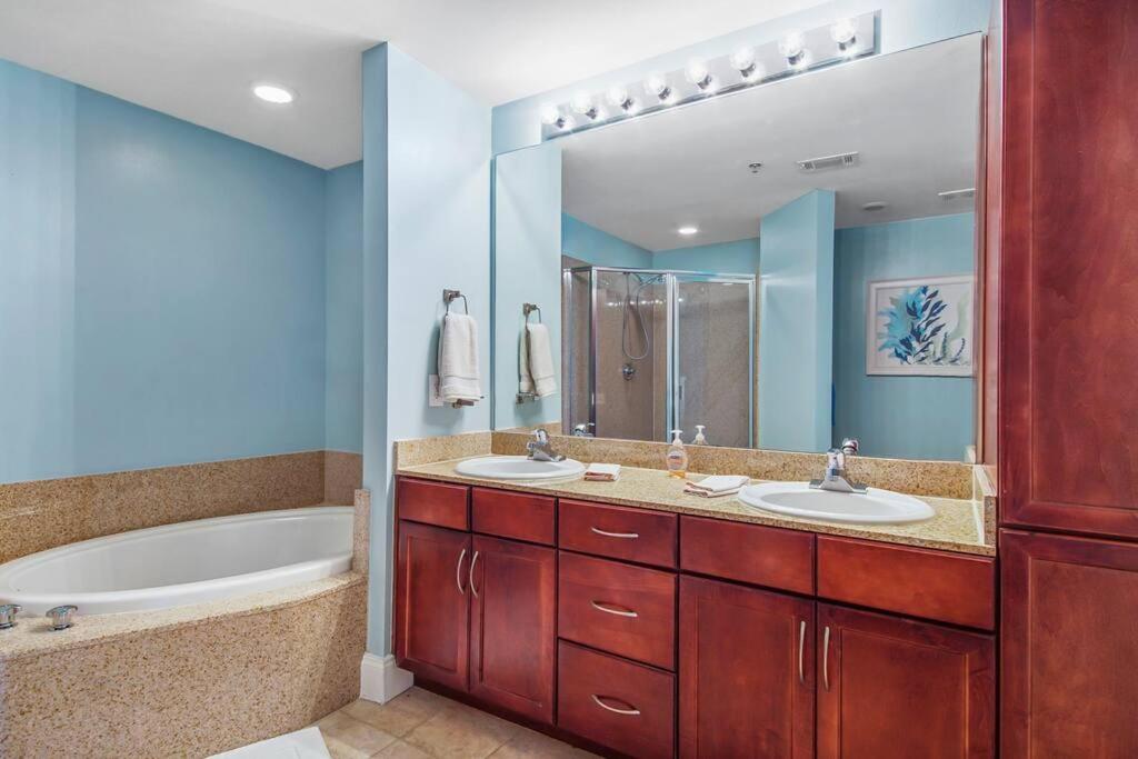 Laketown Wharf 1226 -2BD+Bunks, Amazing Gulf Views photo 3