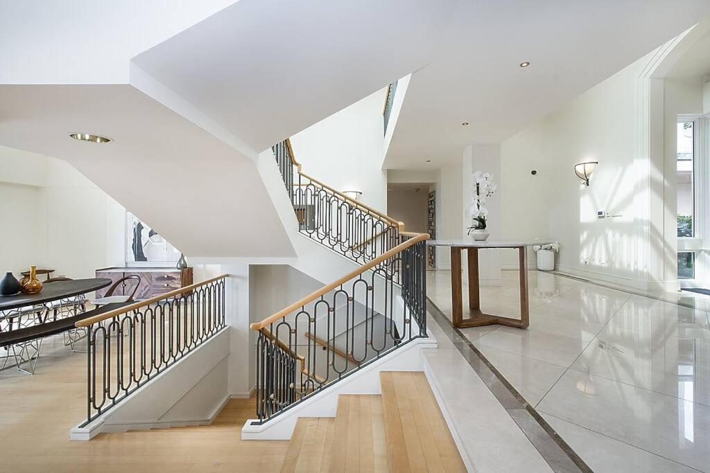 Spectacular, Water View House! Property overview! photo 1