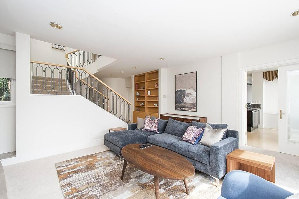 Spectacular, Water View House! Property overview! photo 4
