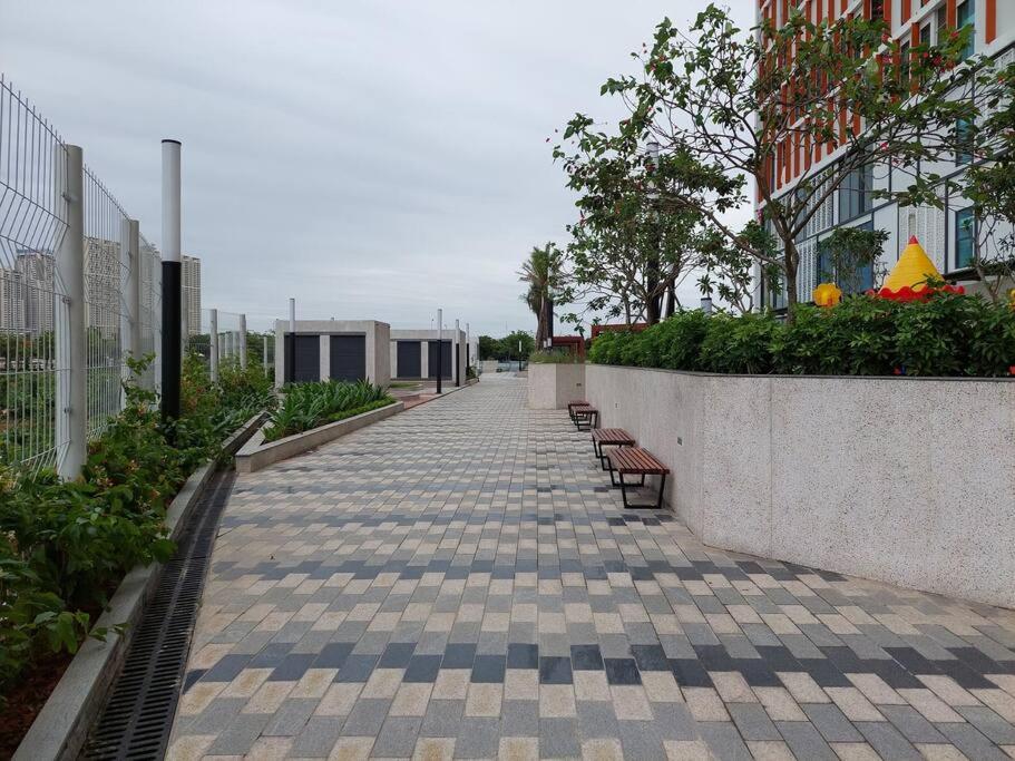 Anland Lakeview luxury apartment with park, Aeon Mall