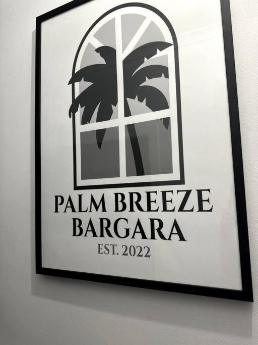 Palm Breeze - 4 bedroom -Walk to the beach photo 1