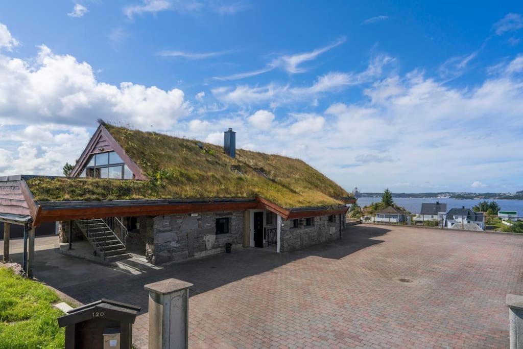 beautiful villa with seaview and sunny photo 2