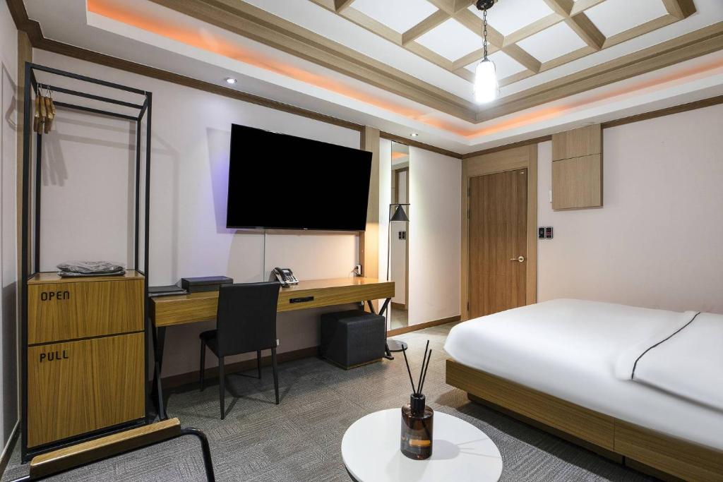 Central Plaza Hotel photo 3