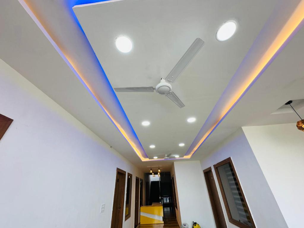 HOTEL THE PUNJAB KING -- MODERN DHABA, BAR, SUITE ROOMS -- Special for Families, Couples, Corporate, Group Travelers photo 4