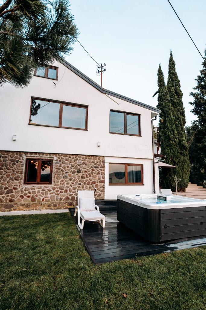 The Cypress Villa & Vineyard I photo 1
