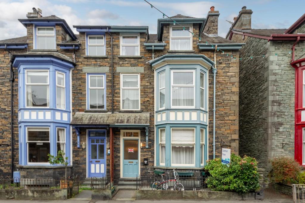 THE AMBLESIDE APARTMENTS - Self catering with private kitchen - Best for Location photo 4