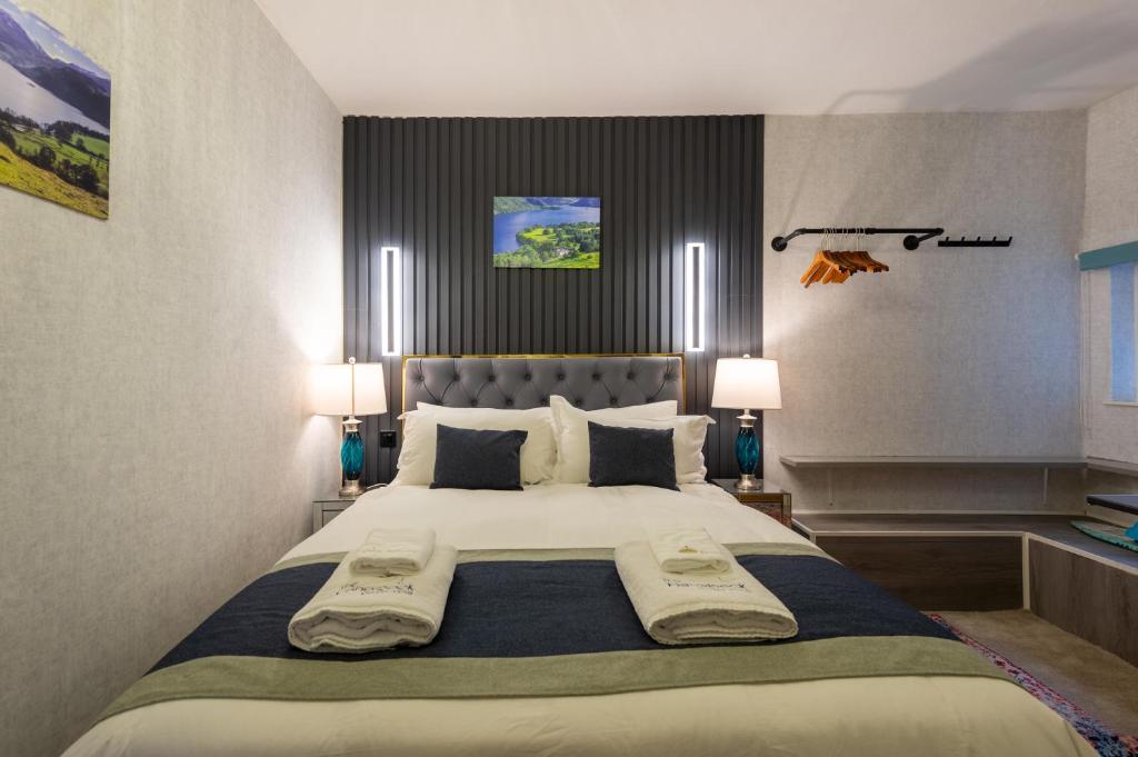 THE AMBLESIDE APARTMENTS - Self catering with private kitchen - Best for Location photo 2