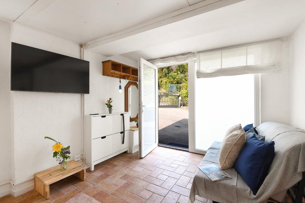 Petit Jardin - Happy Rentals photo 4