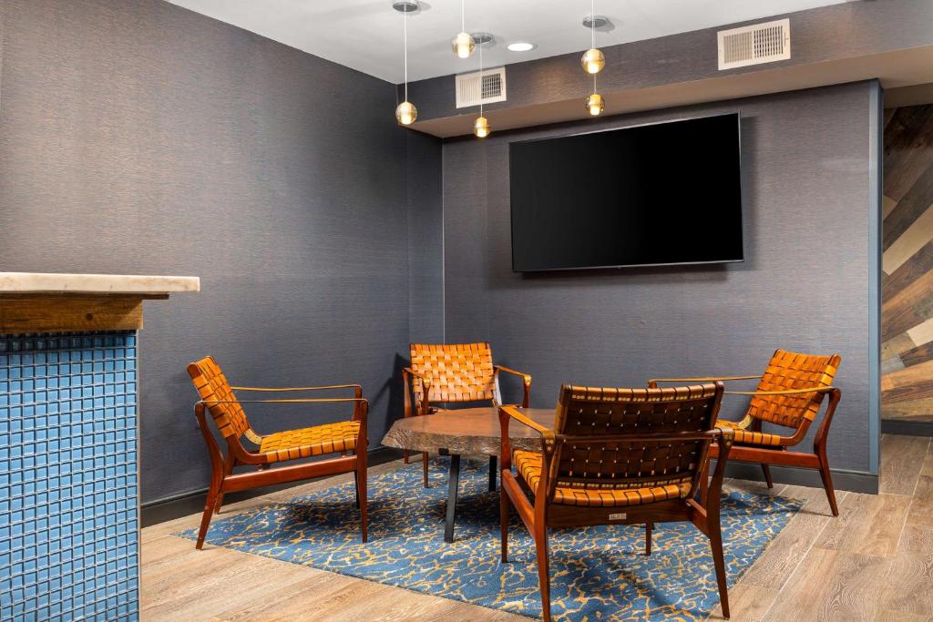 Hotel Westport Kansas City, Tapestry Collection by Hilton photo 4