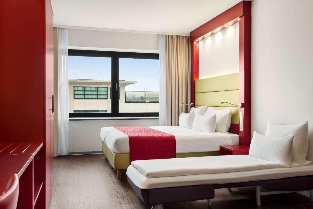 Amedia Amsterdam Airport, Trademark Collection by Wyndham - Free Parking photo 4