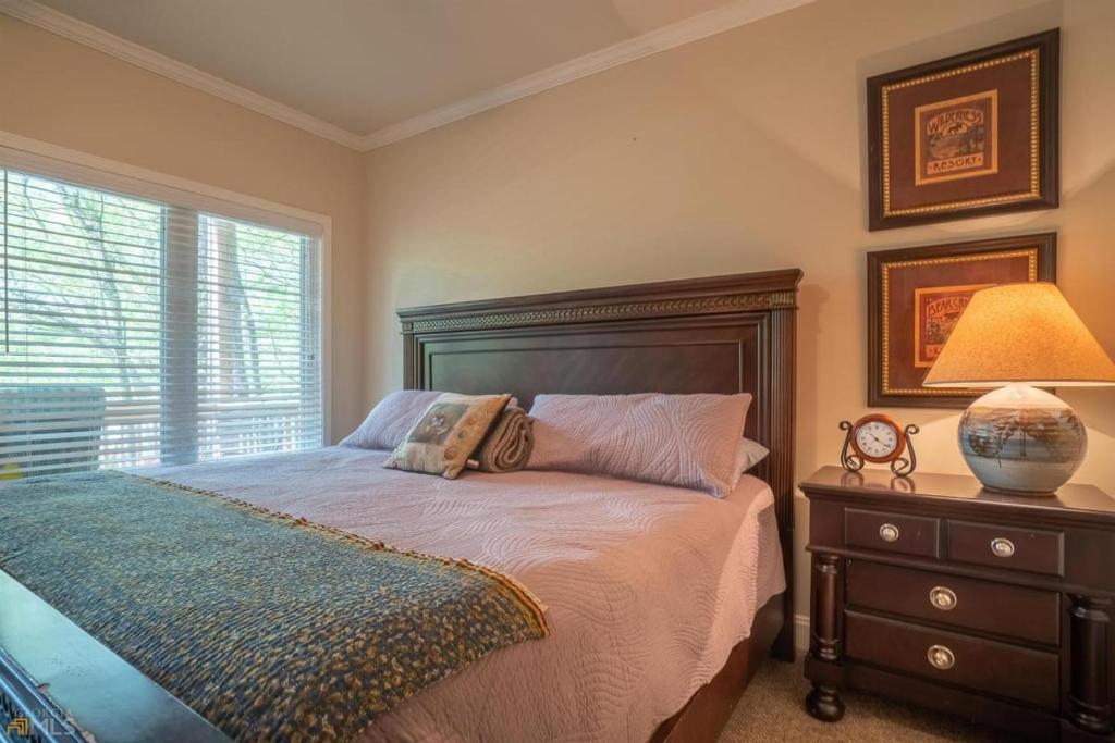 Riverfront home within walking distance of Helen photo 2