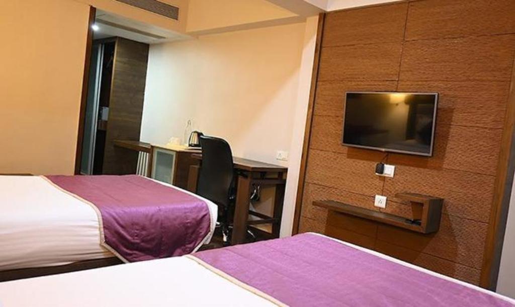 FabHotel Prime Ace Grand photo 3