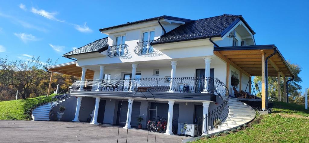 Villa Hojnik