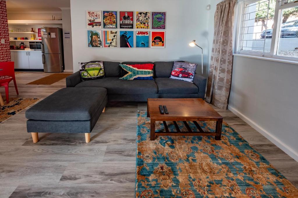 Die Brandhuis Sleeps 4, One minute walk to the Beach! photo 2