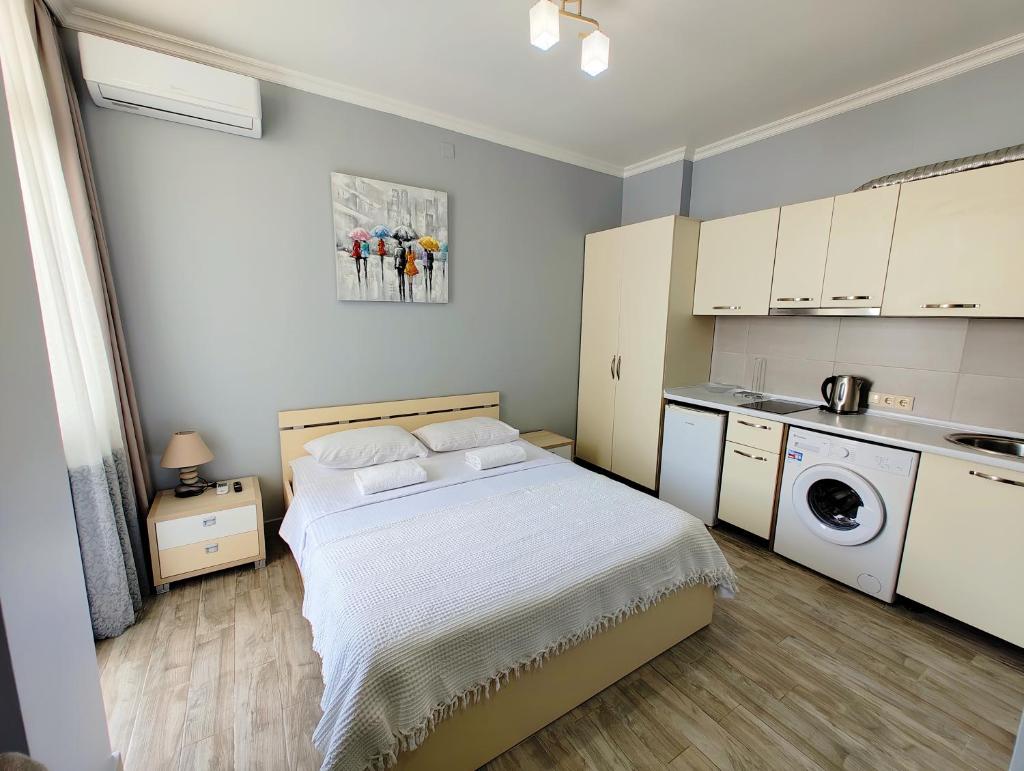 Queen Tamara Apartments photo 4