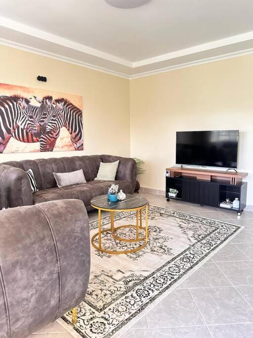 Luxurious 2 bedroom penthouse-Fully Furnished photo 2