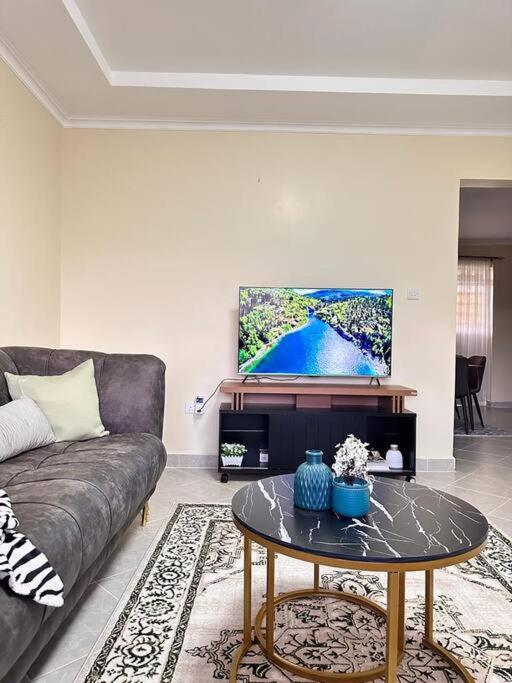 Luxurious 2 bedroom penthouse-Fully Furnished photo 3
