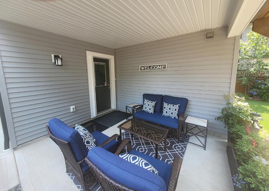 A Cozy Family get away suite in South Nanaimo photo 1