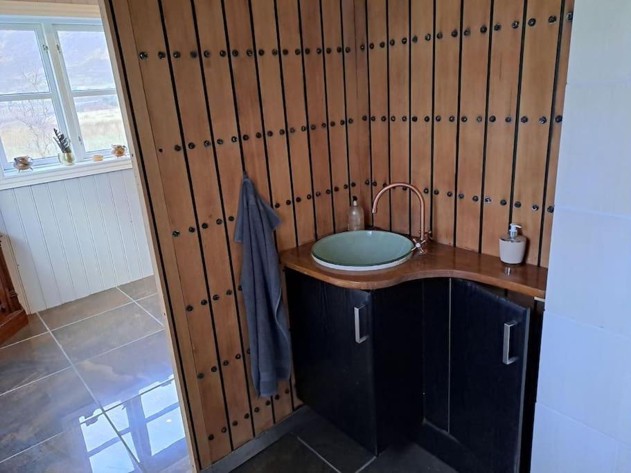 The Raven estate. A newly renovated 3bedroom house photo 4