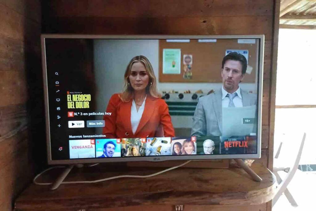 Encantadora Cabaña cerca a Cali jacuzzi smart tv photo 3