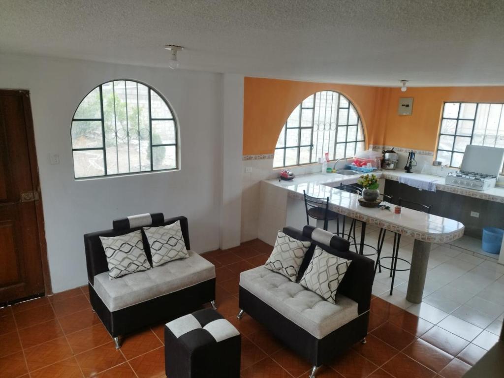 4 Cuarto independiente con sala en Ambato photo 4